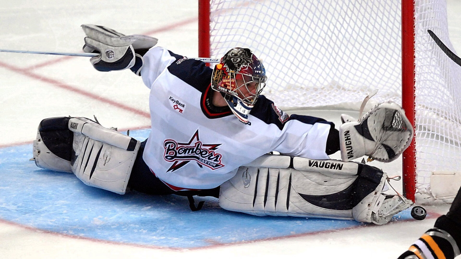 _极地冰钓大赛：冰天雪地中的钓鱼挑战_，冰钓鱼获