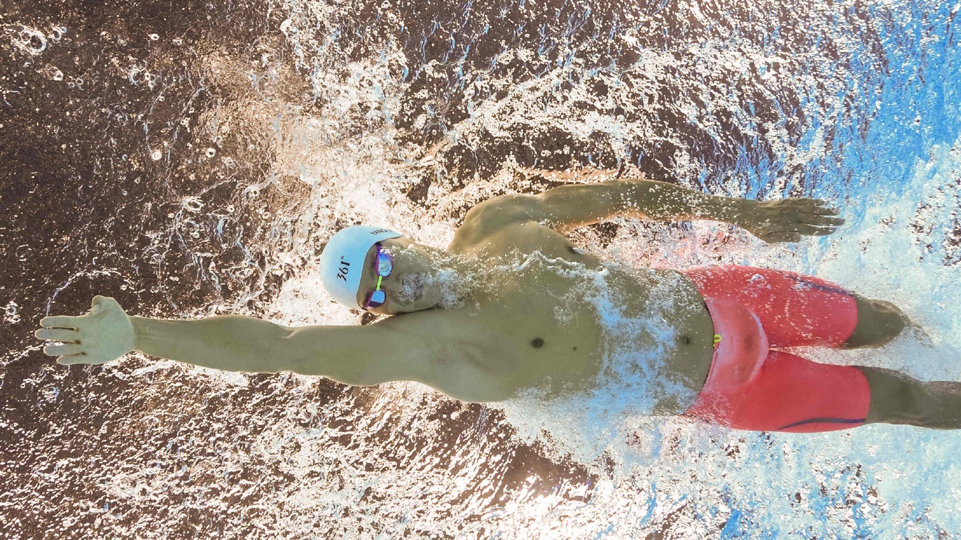 波兰惊险获胜,晋级形势蒸蒸日上,波兰 lg