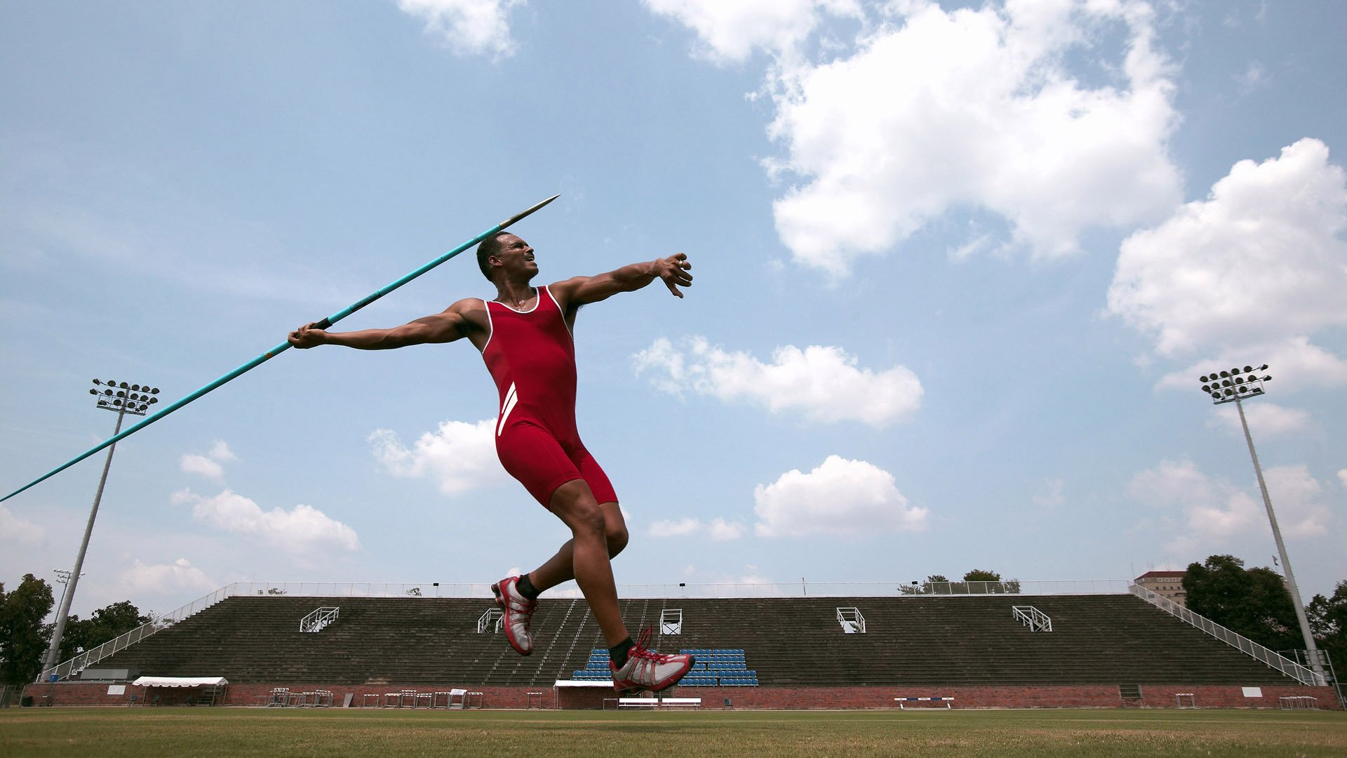 各地联赛交流互动频繁为国内竞技水平整体提升提供动力，多个联赛和国家地区